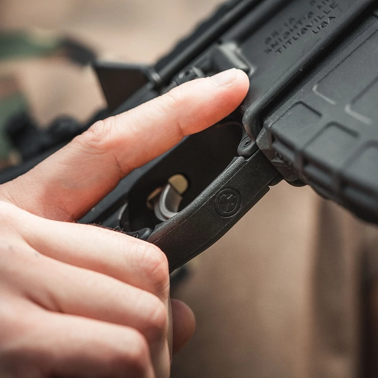Magpul - MOE Enhanced Trigger Guard, Polymer – AR15/M4 - MAG1186
