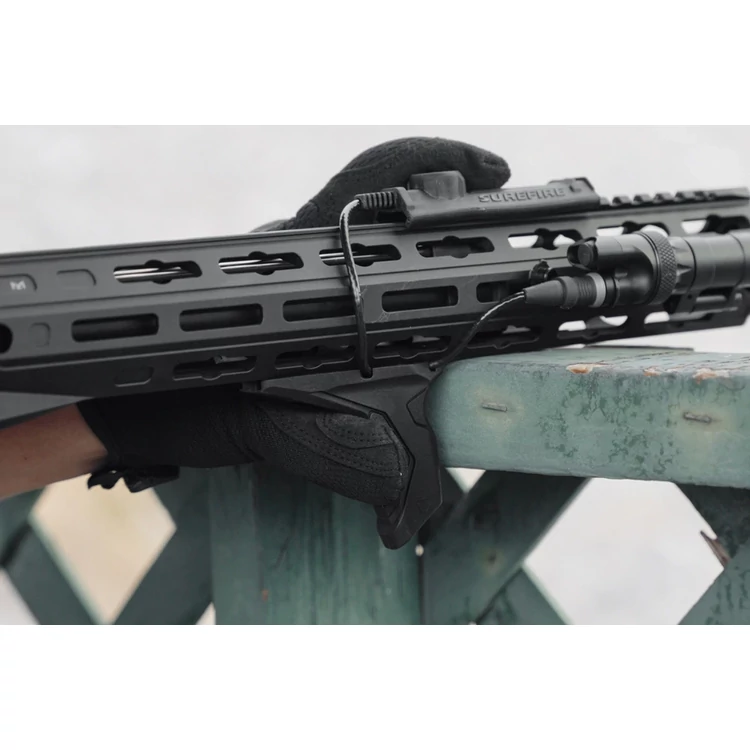 strike-industries-link-angled-handstop-black-si-ar-hsfg-bk-2